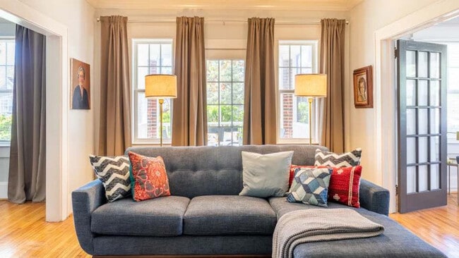 Building Photo - 800 Magnolia Ave