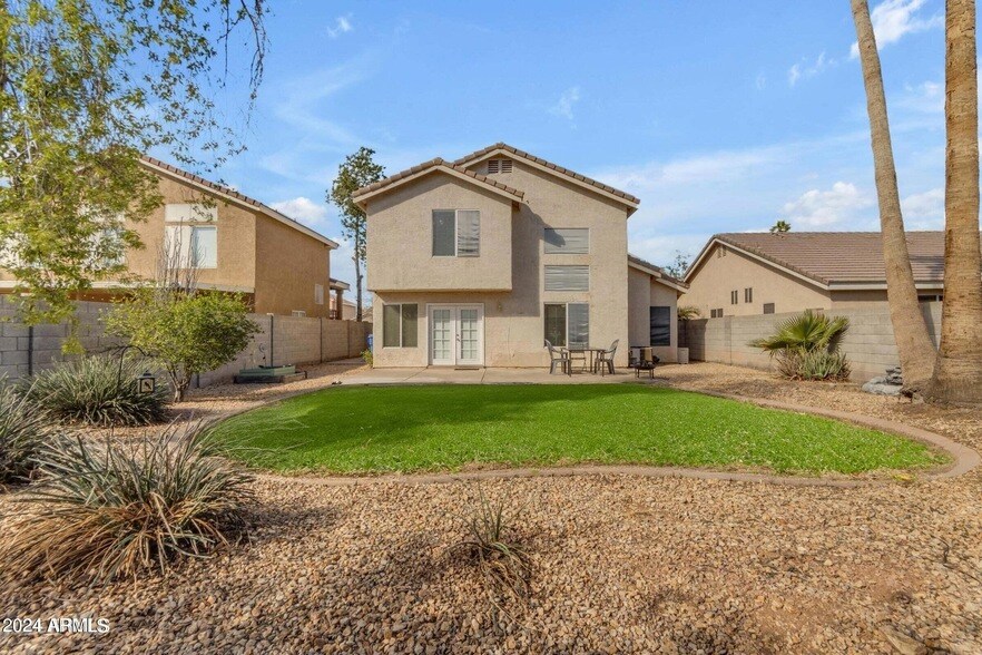 Primary Photo - 933 W Hudson Way