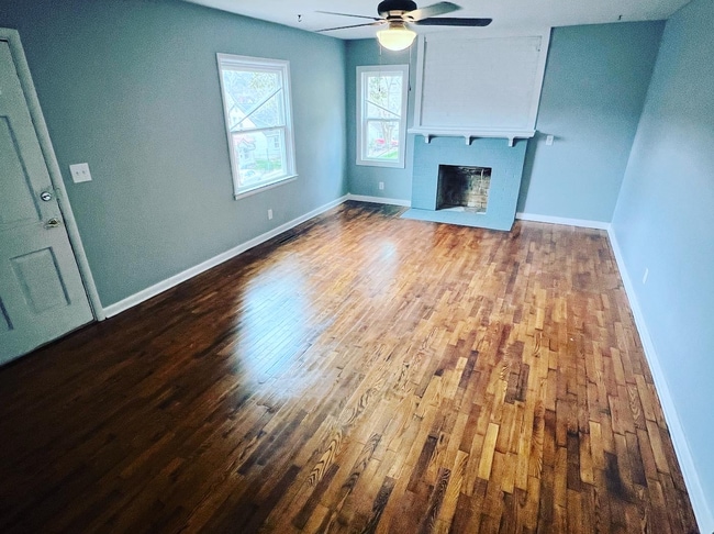 Building Photo - 326 Murrell St