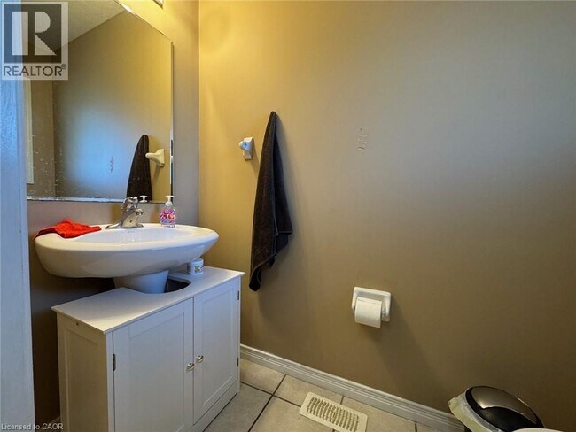 Building Photo - 517 Northbrook Pl