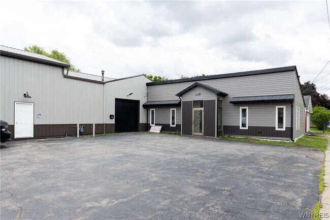 Building Photo - 116 Lake Ave