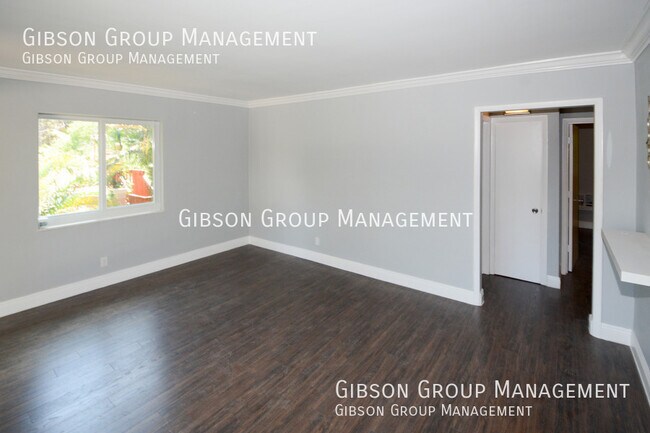 Foto del edificio - 806 NE 16th St