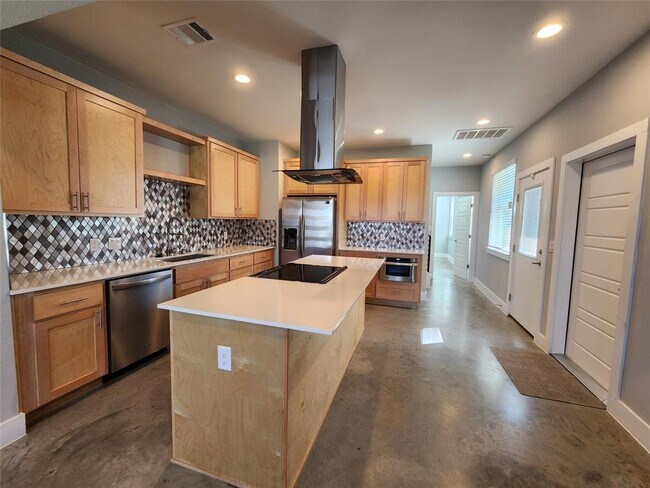 Foto del edificio - 7311 Providence Ave