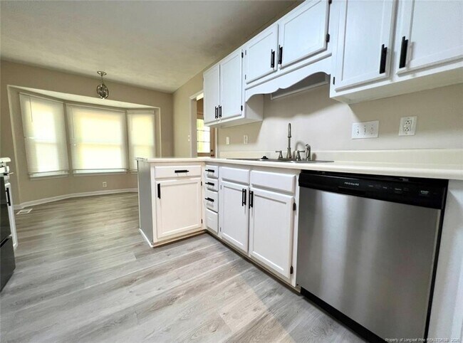 Building Photo - 715 Ashburton Dr