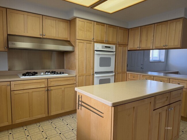 Foto del edificio - 1220 Monument Rd