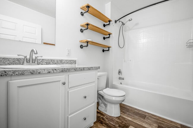 Building Photo - Sheridan Duplex Unit (no garage)