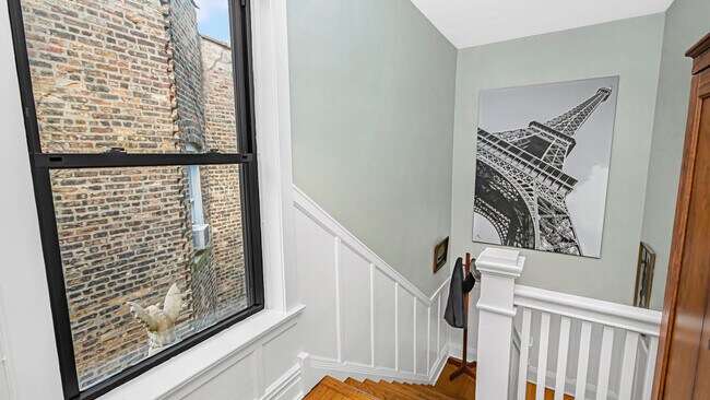 Foto del edificio - 1248 W Arthur Ave