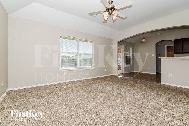 Foto del edificio - 1818 Willowbrook Dr