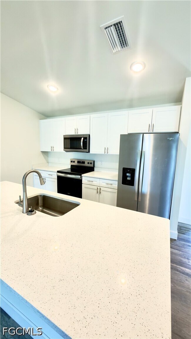 Foto del edificio - 532 NW 18th Ave