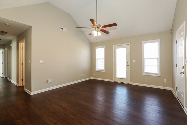 Foto del edificio - 11005 Packard Ct