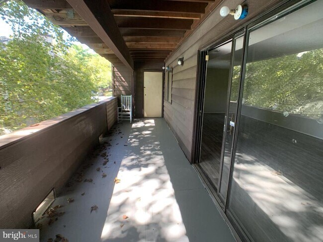 Building Photo - 1811 Snow Meadow Ln