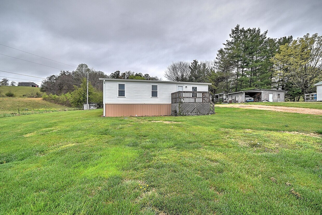 Foto principal - 2145 Brown Springs Rd