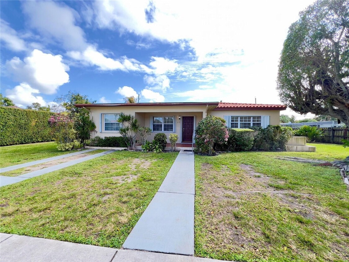 Photo - 2101 Southwest 81st Avenue, Miami, FL 33155 - 3 BR 2 BA single-family home