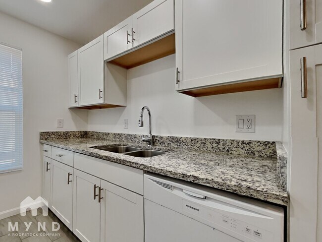 Foto del edificio - 6649 W Ocotillo Rd