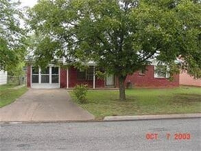 Building Photo - 2265 Bel Air Dr