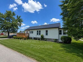Building Photo - 313 E Highland Ave