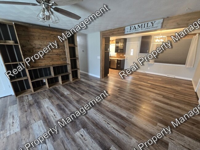 Building Photo - Updated Three Bedroom SFH