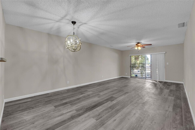 Foto del edificio - 3250 NW 85th Ave