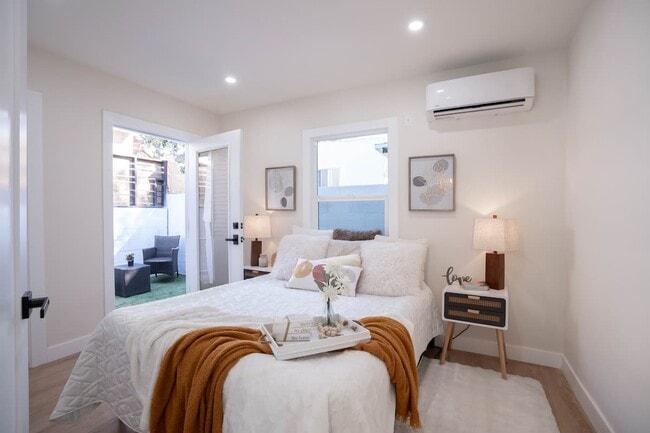 Foto del edificio - 2267 Las Flores Dr