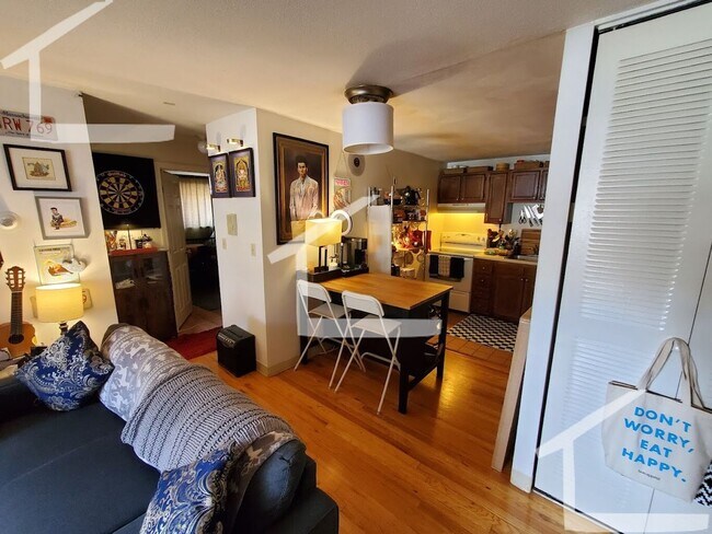 Photo - 249 Kelton St Apartment