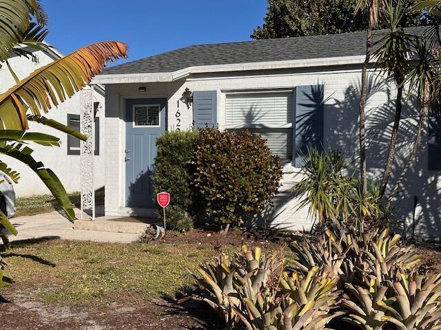Primary Photo - 1620 N Ocean Breeze