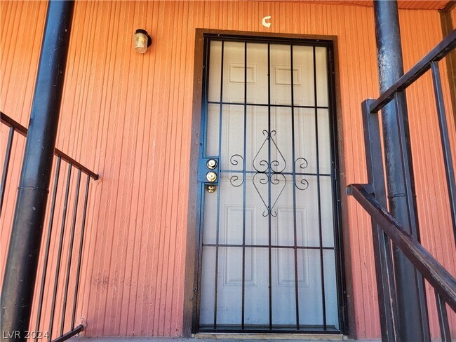 Building Photo - 3647 Kolendo Ct