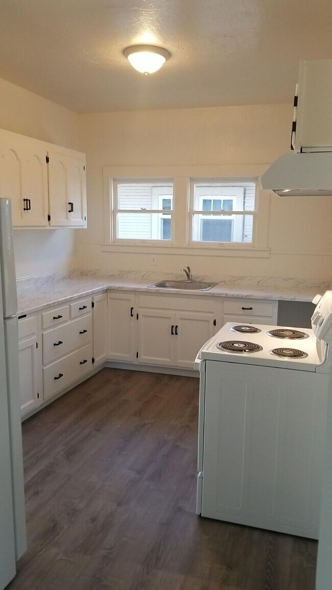 Cocina - 102 N 14th St