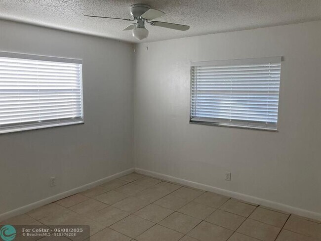 Foto del edificio - 3600 Riverside Dr