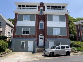 Building Photo - 802-804 Gephart Dr