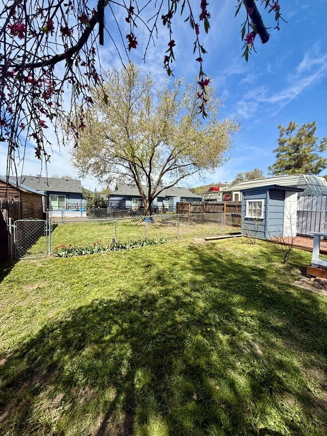 Foto del edificio - 1 Bed 1 Bath House 2 miles from Oit and Sky Lakes Medical Center