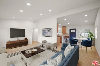 Building Photo - 8940 Holly Pl