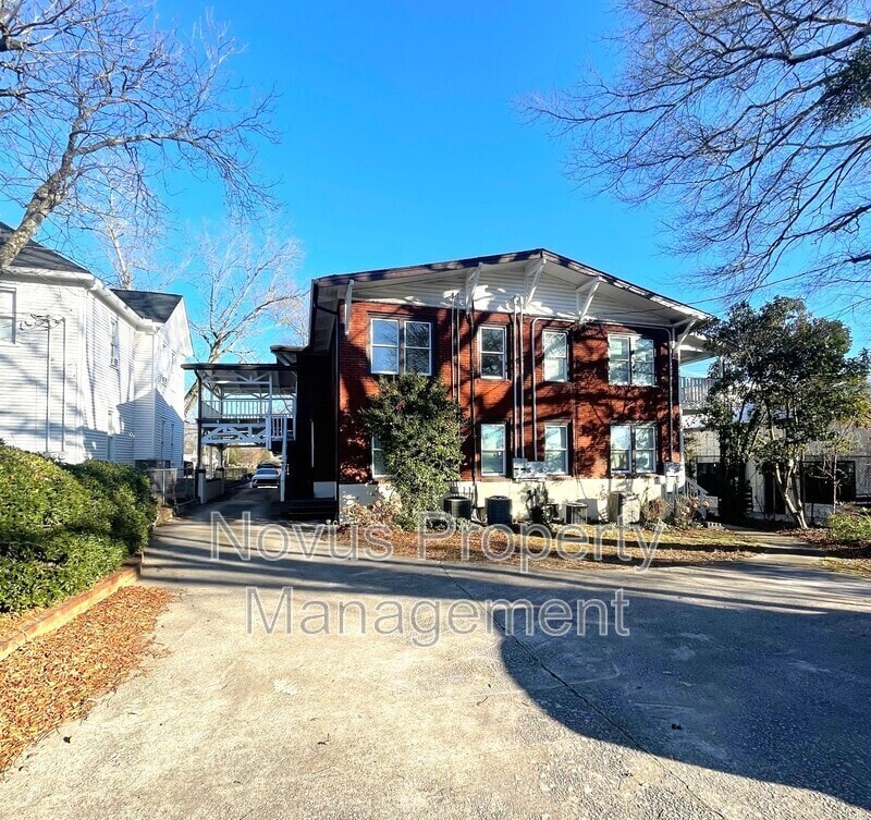 Foto del edificio - 405 Bradley St