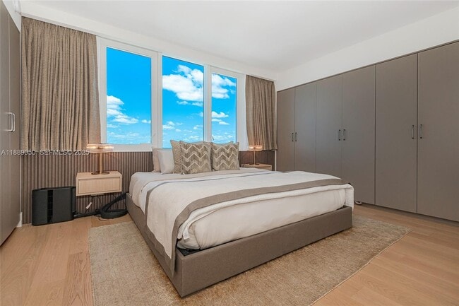 Building Photo - 2301 Collins Ave