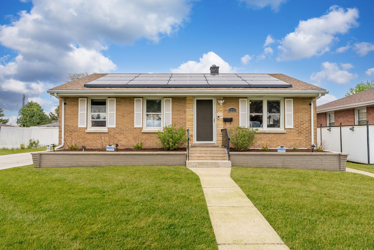 Primary Photo - 1213 N Irving Ave