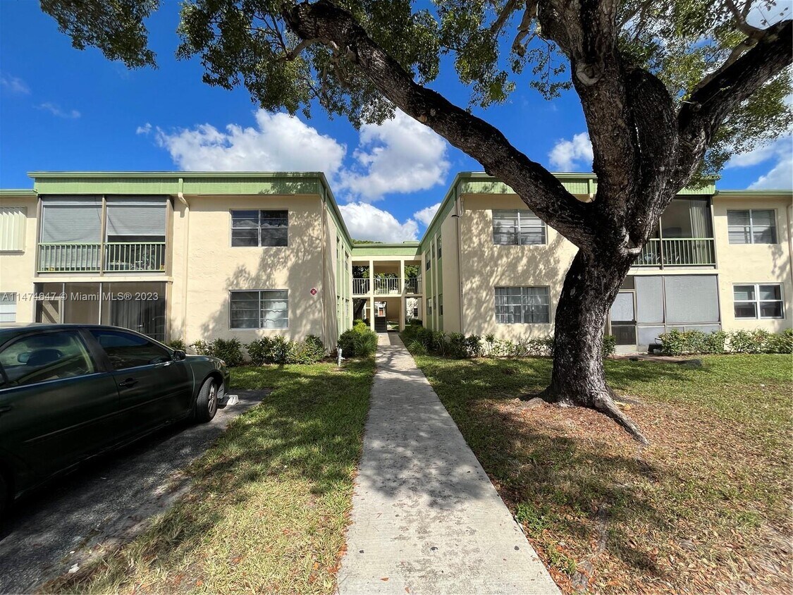 4153 NW 90th Ave Unit 105, Coral Springs, FL 33065 Condo for Rent in
