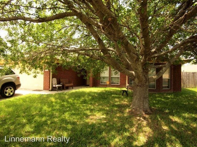 Primary Photo - 3 br, 2 bath House - 5005 James Loop