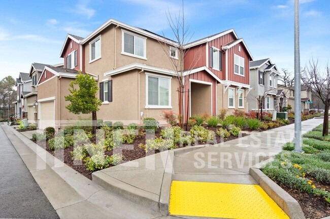 Building Photo - Large Citrus Heights Home built in 2022 - ...