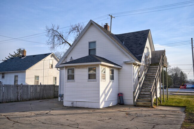 State St - 2520 State St