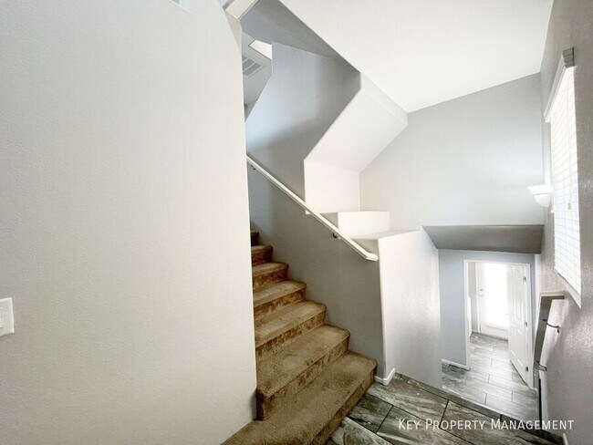 Foto del edificio - 10520 Shiny Skies Dr