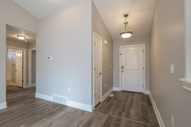 Building Photo - 1831 370 E