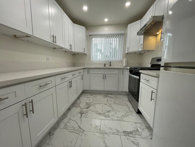 Foto del edificio - 5110 Harold Way
