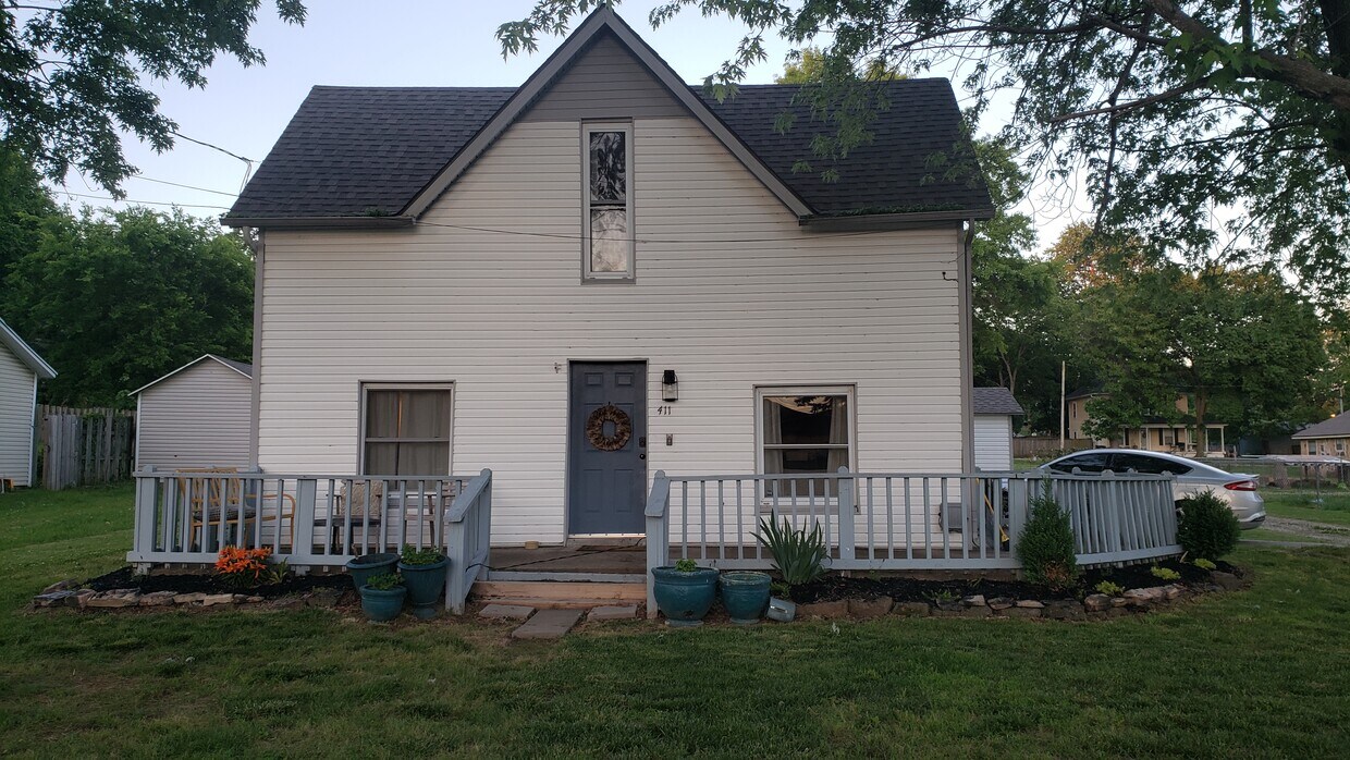 Primary Photo - 411 N Maple St