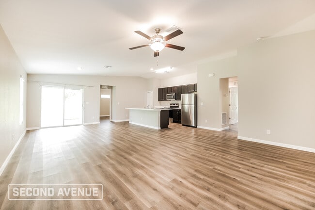 Building Photo - 494 Hoffer St