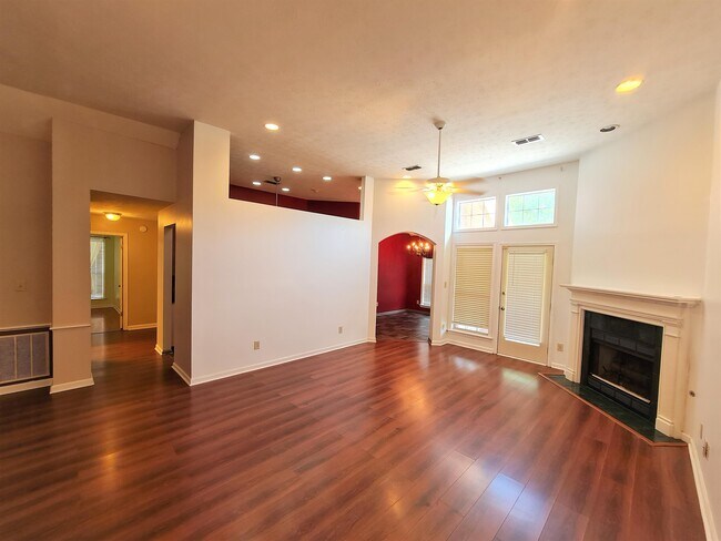Building Photo - 7424 Mill Ridge Ct
