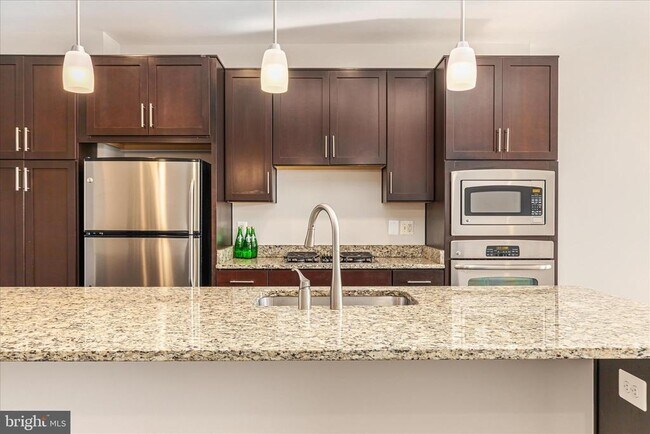 Foto del edificio - 42211 Yancey Terrace