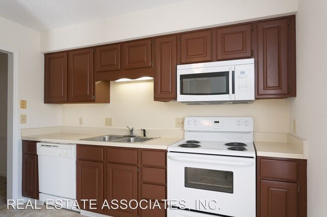 Building Photo - 2 br, 2.5 bath House - 3109 Coachman's Way