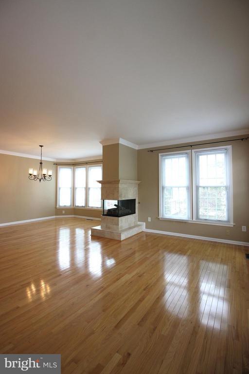Foto del edificio - 10470 Courtney Dr