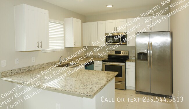 Foto del edificio - 7469 Pebble Beach Rd
