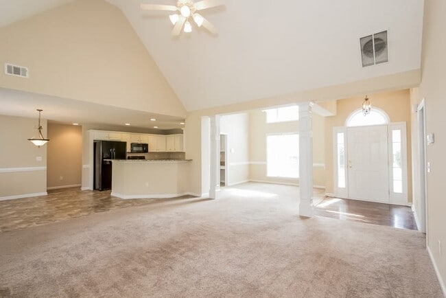 Building Photo - 380 Virginia Highlands