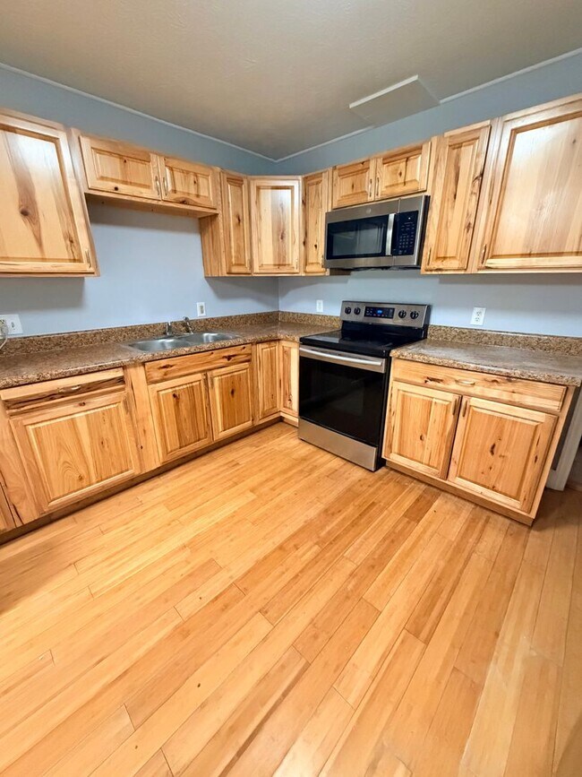 Foto del edificio - 5 Bedroom, 2.5 Bathroom house, Super convenient location! Arden